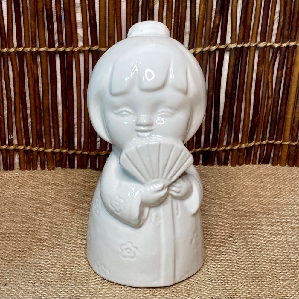 Benihana White Tiki Mug Sakura Girl Geisha with Fan Floral Dress
